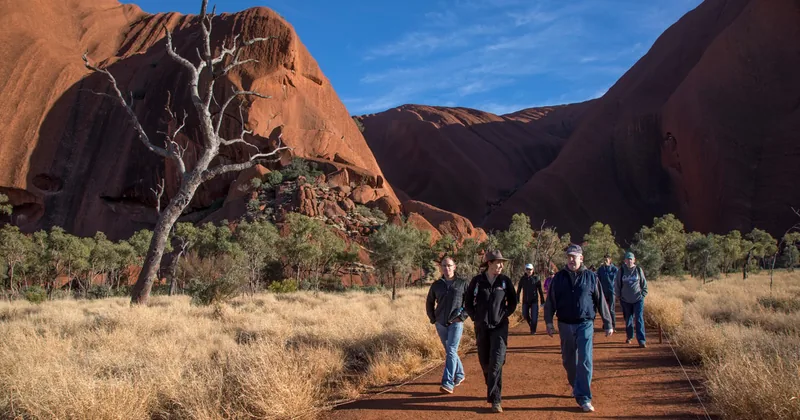 Uluru Highlights Morning & Breakfast